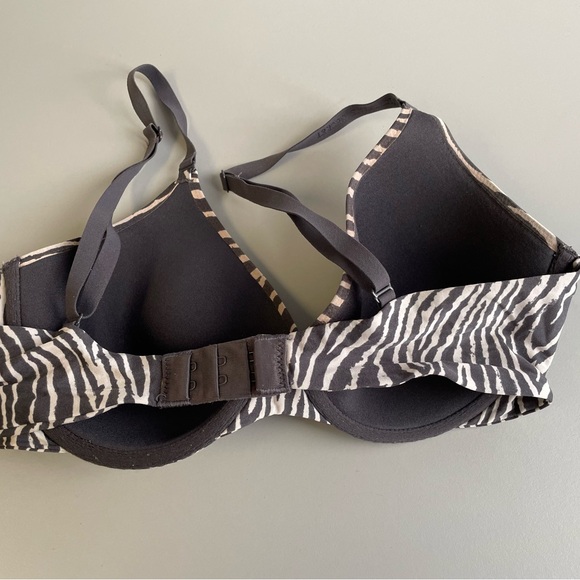 Nakeds Bra by Victoria Secret size 34C - Picture 3 of 3